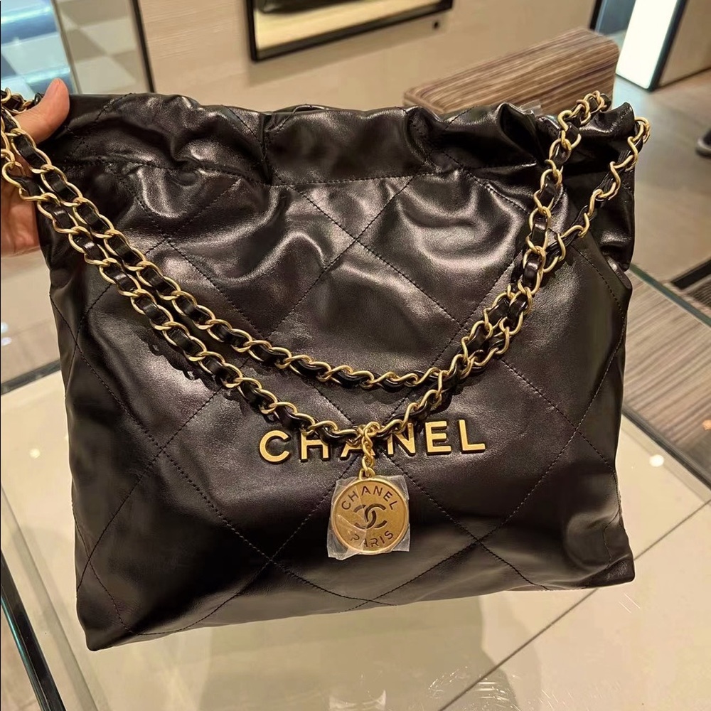 Chanel 22 bag medium size gold ware